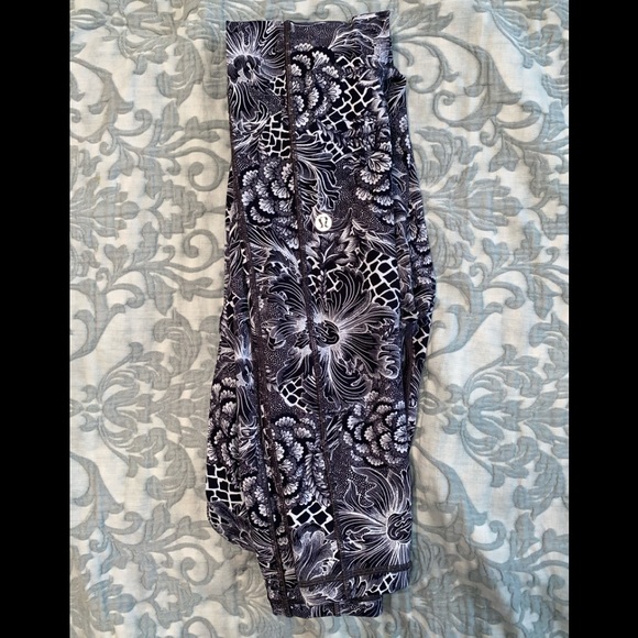 Lululemon speed up tight nouveau starlight NWOT - Picture 7 of 8